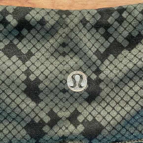 Lululemon crop leggings. - Picture 4 of 6